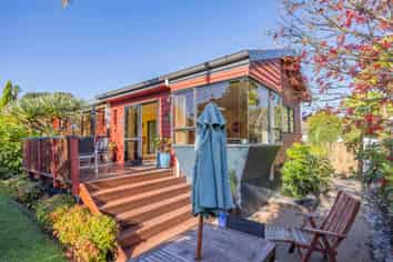 1/1031 Beach Road, Torbay