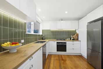 25 Chaffey Crescent, Titahi Bay