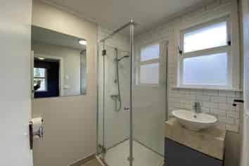 37a High Street, Otaika