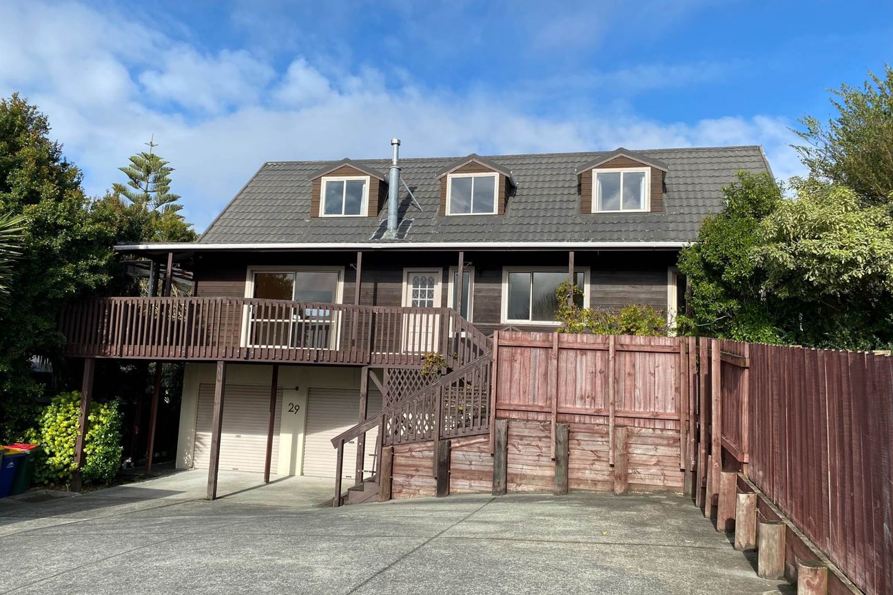 5 Bedroom Family Home in Rangitoto Zone - Bild 2