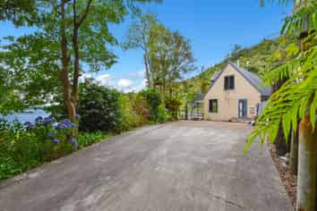 8 Chingford Road, Lake Rotoma