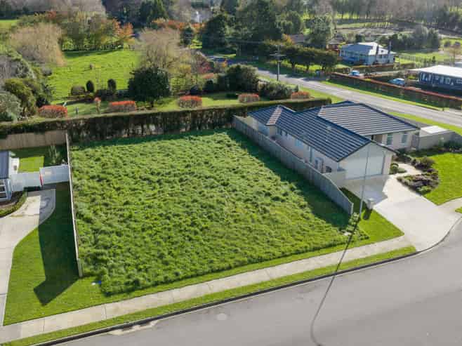 4 Magnolia Place, LEVIN