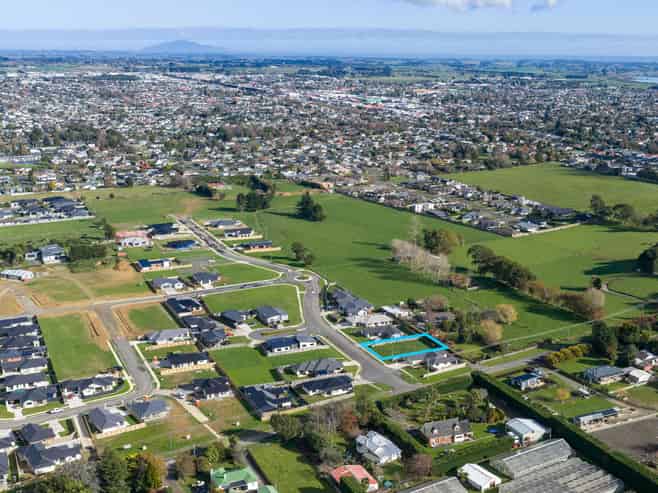 4 Magnolia Place, LEVIN