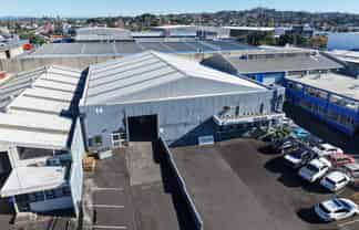 Standalone Penrose industrial with container drop