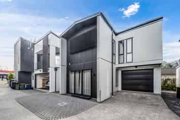 2/8 Sunnybrae Road, Hillcrest