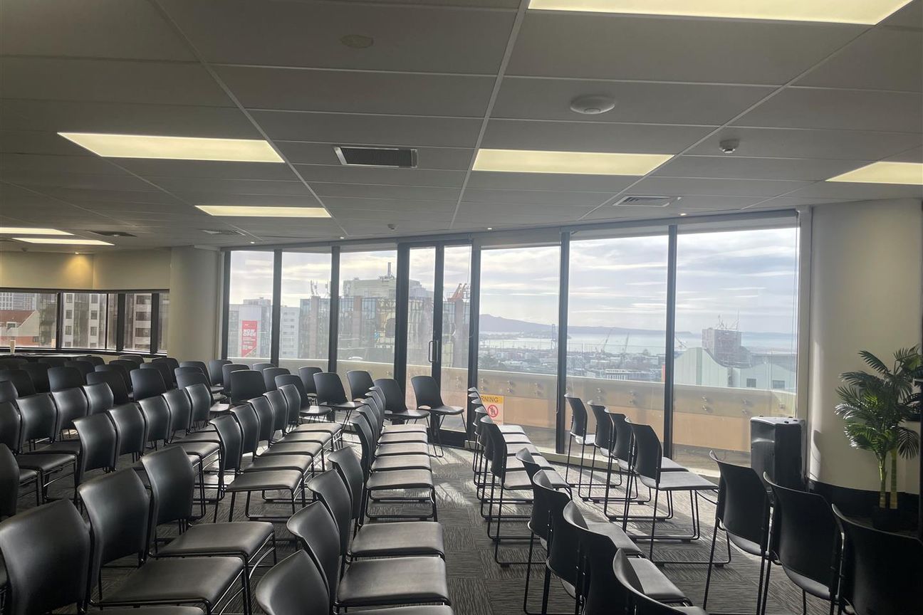 Tidy office with views! – pohled 3