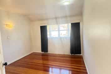 6 Cleghorn Avenue, Three Kings