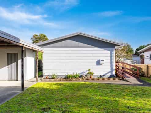 17B Moki Place, Ruakaka