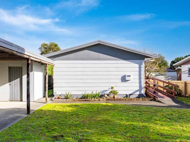 17B Moki Place, Ruakaka