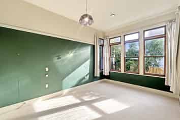 102 Featherston Street, Takaro