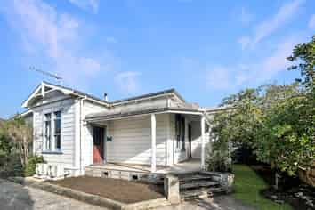102 Featherston Street, Takaro