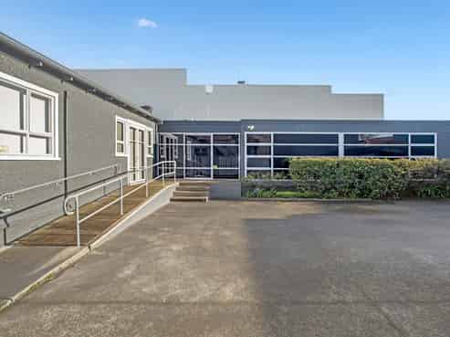 Deceptively large, impressively located offices