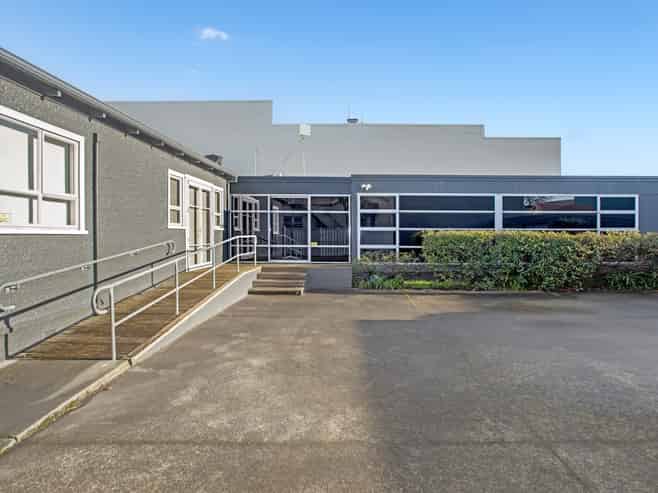 Deceptively large, impressively located offices