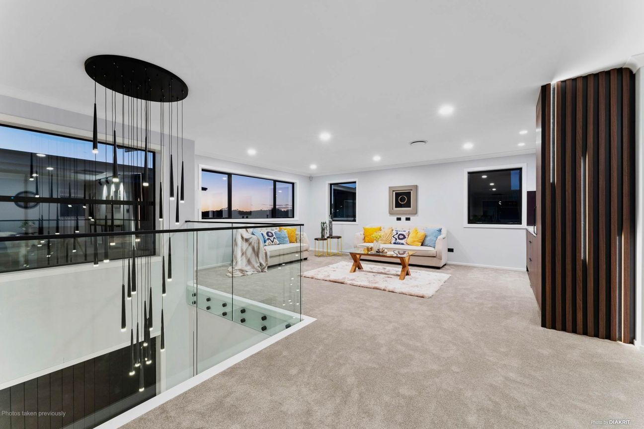 Luxury 6-Bed Living: Rangitoto College Zone, Oteha
