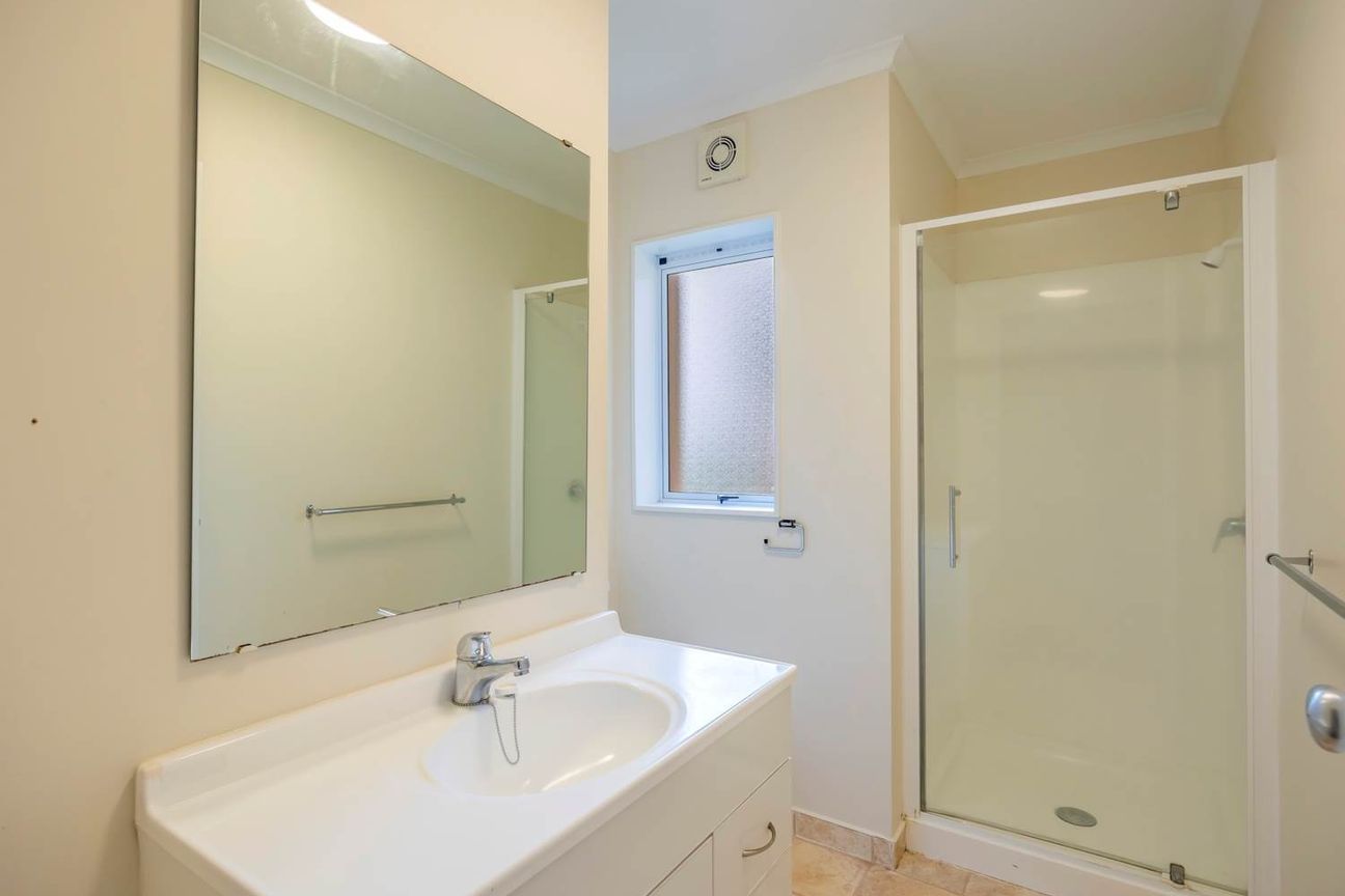 Spacious 5-Bedroom Family Home for Rent - Widok 6