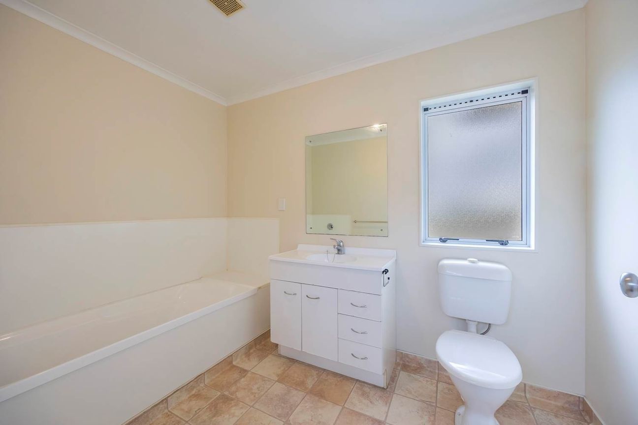 Spacious 5-Bedroom Family Home for Rent - Widok 5