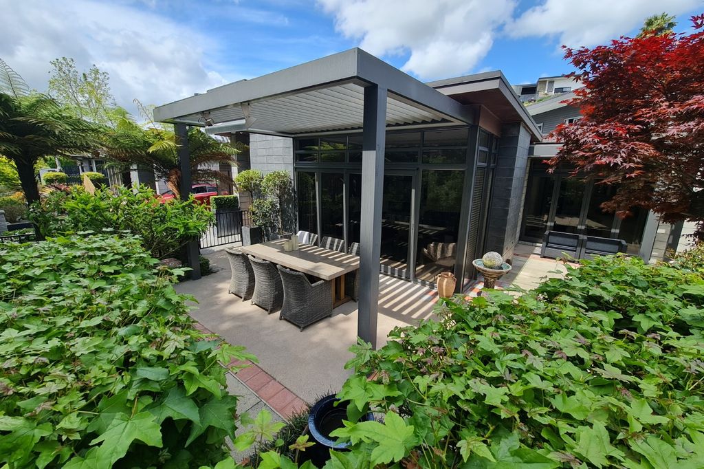 Executive Living Paradise - Furnished 4