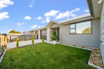 148 Derwent Crescent, Glengarry