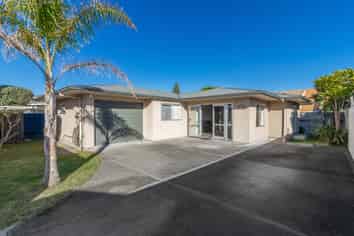 3A The Esplanade, Westshore