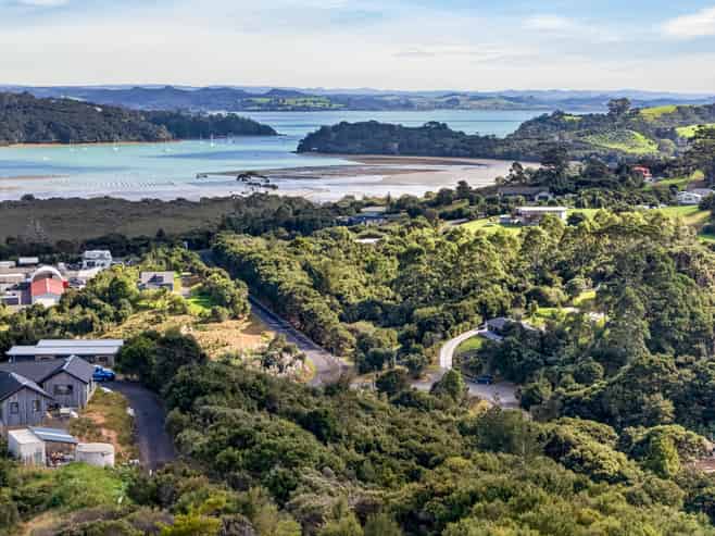 5860 Russell Whakapara Road, Russell