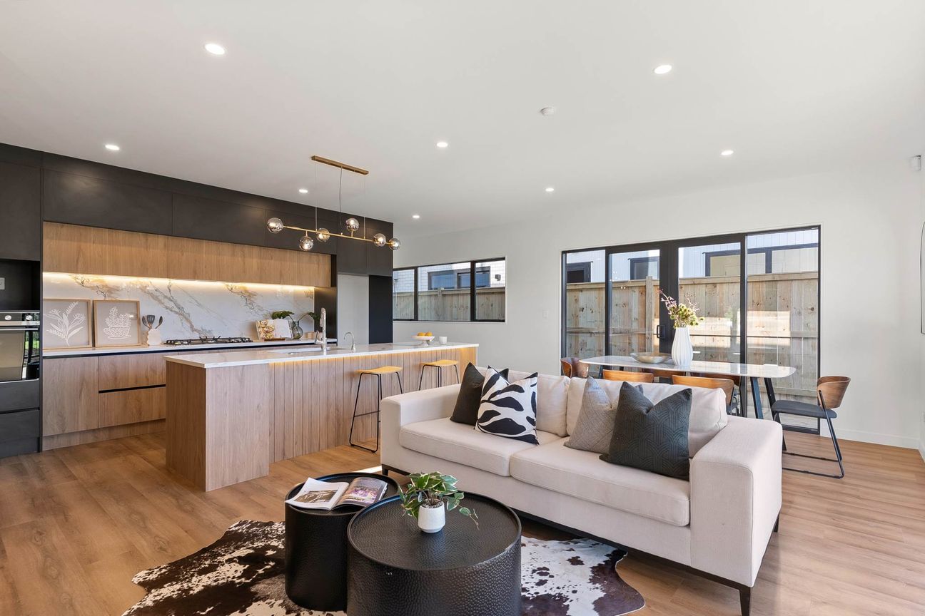 House in Flat Bush - View 3