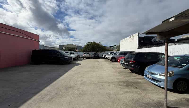 Rear Yard, 4113 Great North Road, Glen Eden