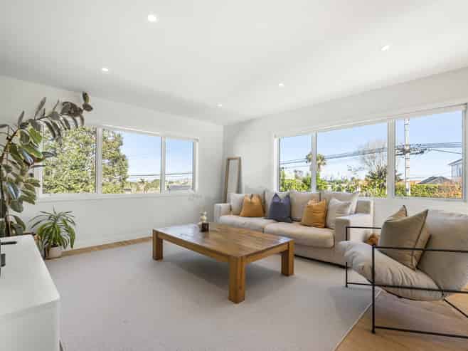 8/118 Vauxhall Road, Devonport