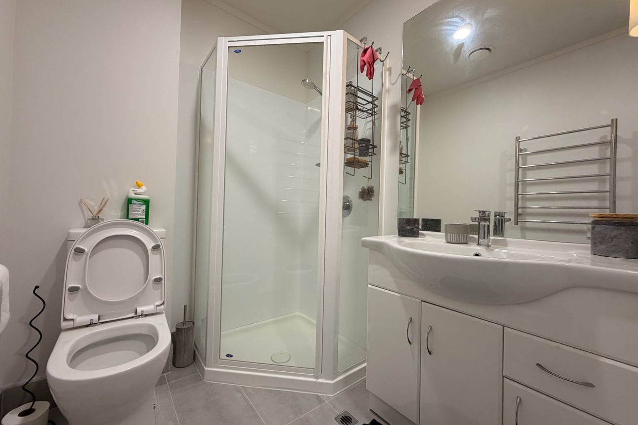 Beautiful 1 Bedroom Penthouse Awaits - Więcej