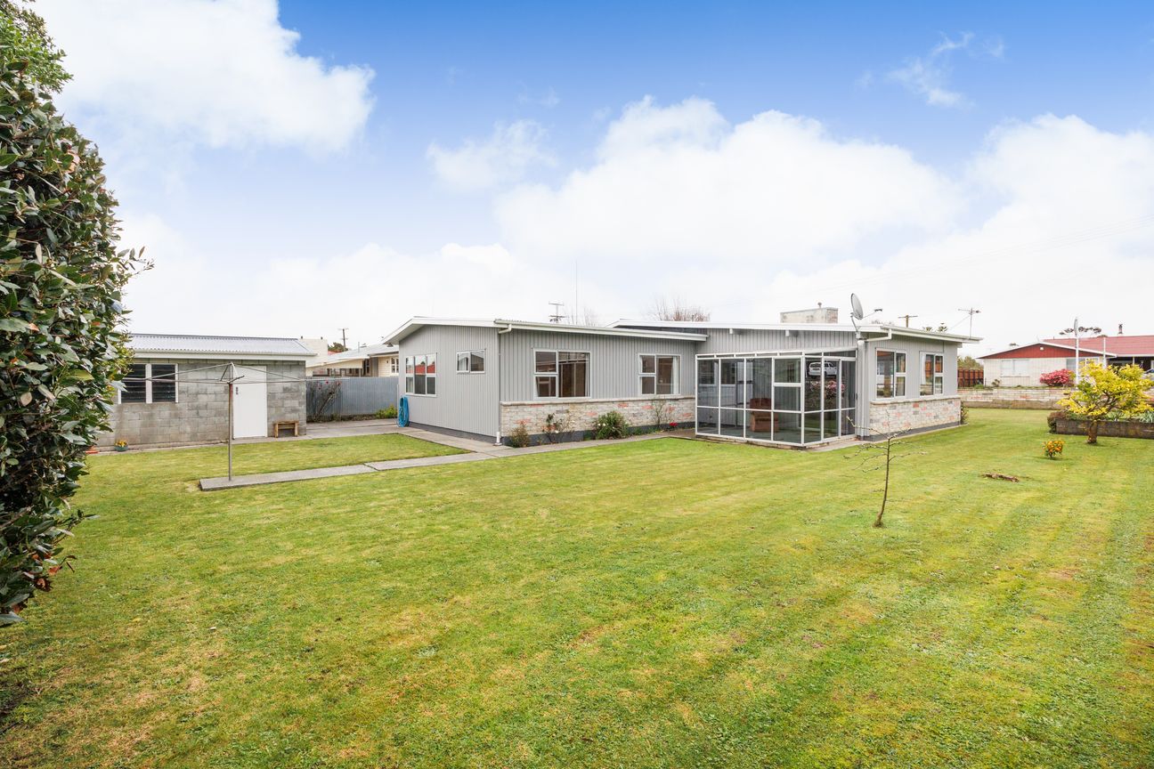 Beautifully Updated, Perfectly Positioned - Bild 5