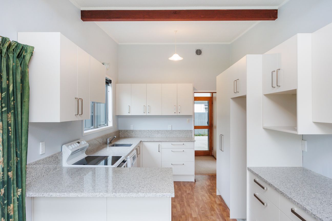 Beautifully Updated, Perfectly Positioned - Bild 3