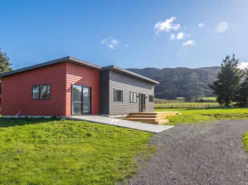 370 Western Lake Road, Western Lake