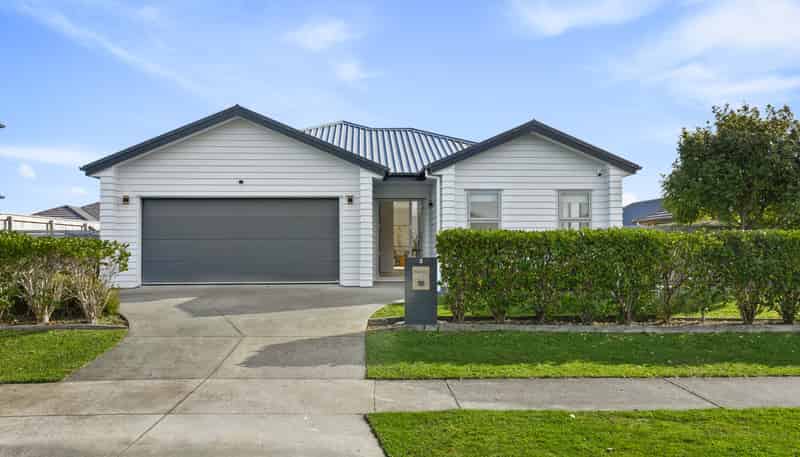 8 Aporo Drive, Kumeu
