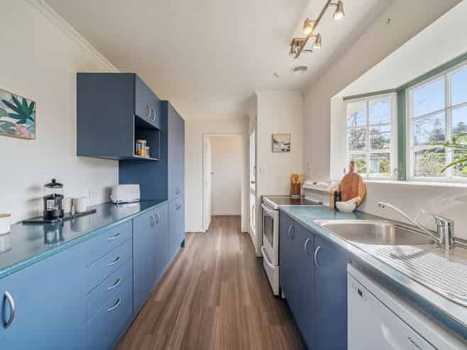 1 Woolwich Close, Whitby