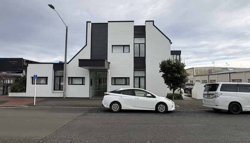 200 Warren Street North, Hastings