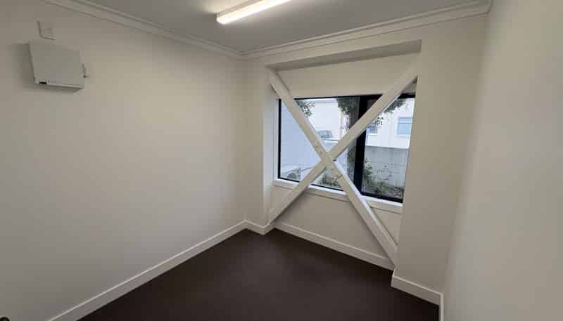 200 Warren Street North, Hastings
