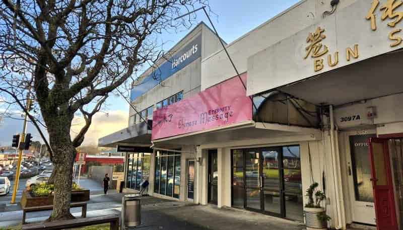 L1 3099 Great North Road, New Lynn