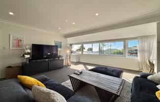 2/11 Sanders Avenue, Takapuna