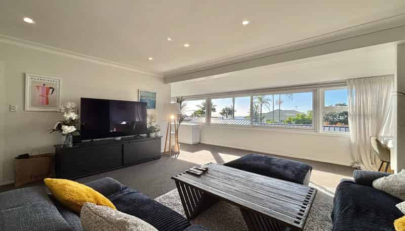 2/11 Sanders Avenue, Takapuna