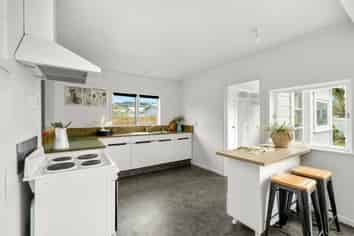 6 Duke Street, Tamarau