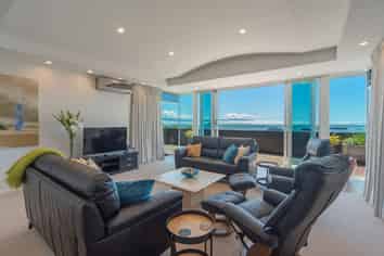 34 Austen Ward Heights, Enner Glynn