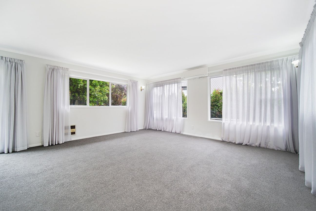 Newly Renovated Large 3 bedroom  - What a Location! - Widok 5