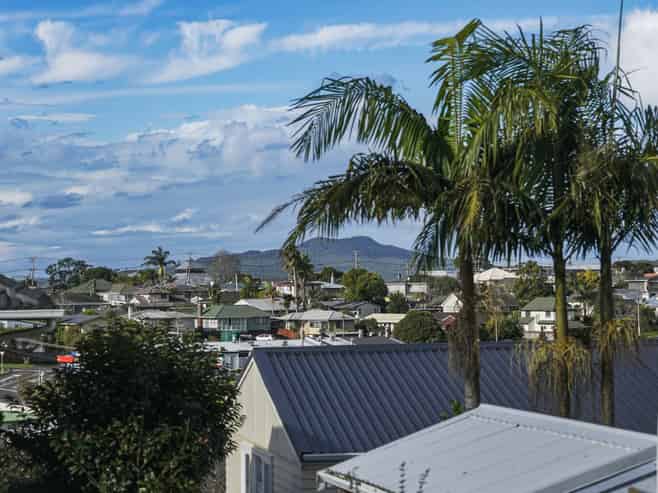 27A Lyttelton Avenue, Forrest Hill
