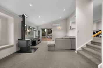 105 Waitakere Road, Waitakere