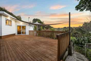 105 Waitakere Road, Waitakere
