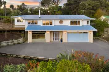105 Waitakere Road, Waitakere