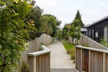 10 Jacks Landing Drive, Hamilton Lake