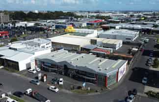 Spacious Lot in Prime Manukau Location
