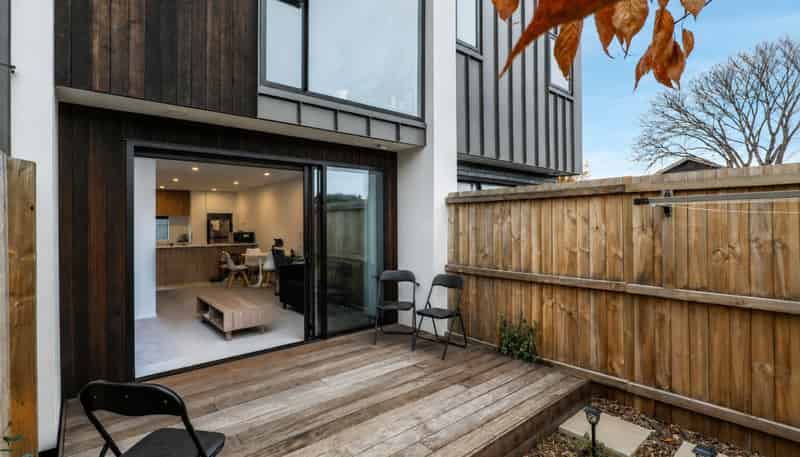 2/24 Devonport Lane, Saint Albans
