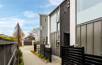2/24 Devonport Lane, Saint Albans