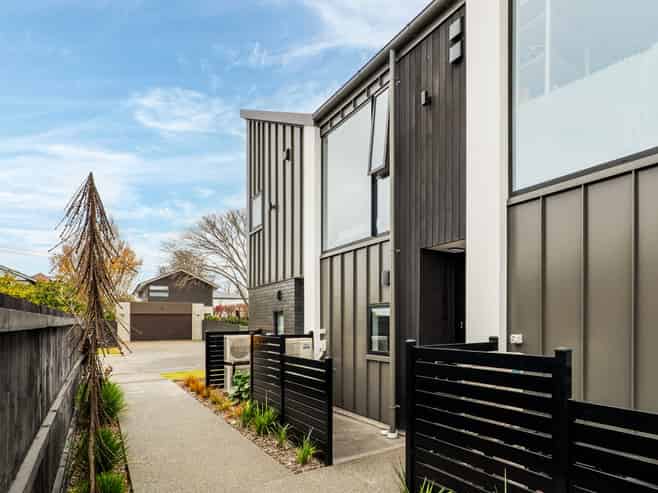 2/24 Devonport Lane, Saint Albans